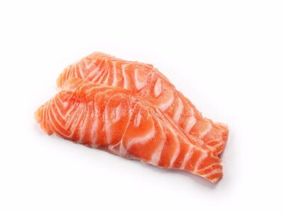 Salmón fileteado sin espinas